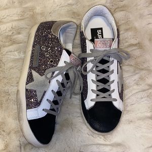 Golden Goose Superstar Glitter, Suede & Leather Sneakers. Black/Grey